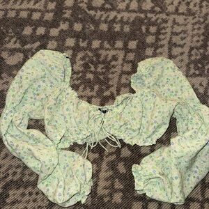 Divided Green Floral Puff Sleeve Tie-Front Crop Top – Size Small